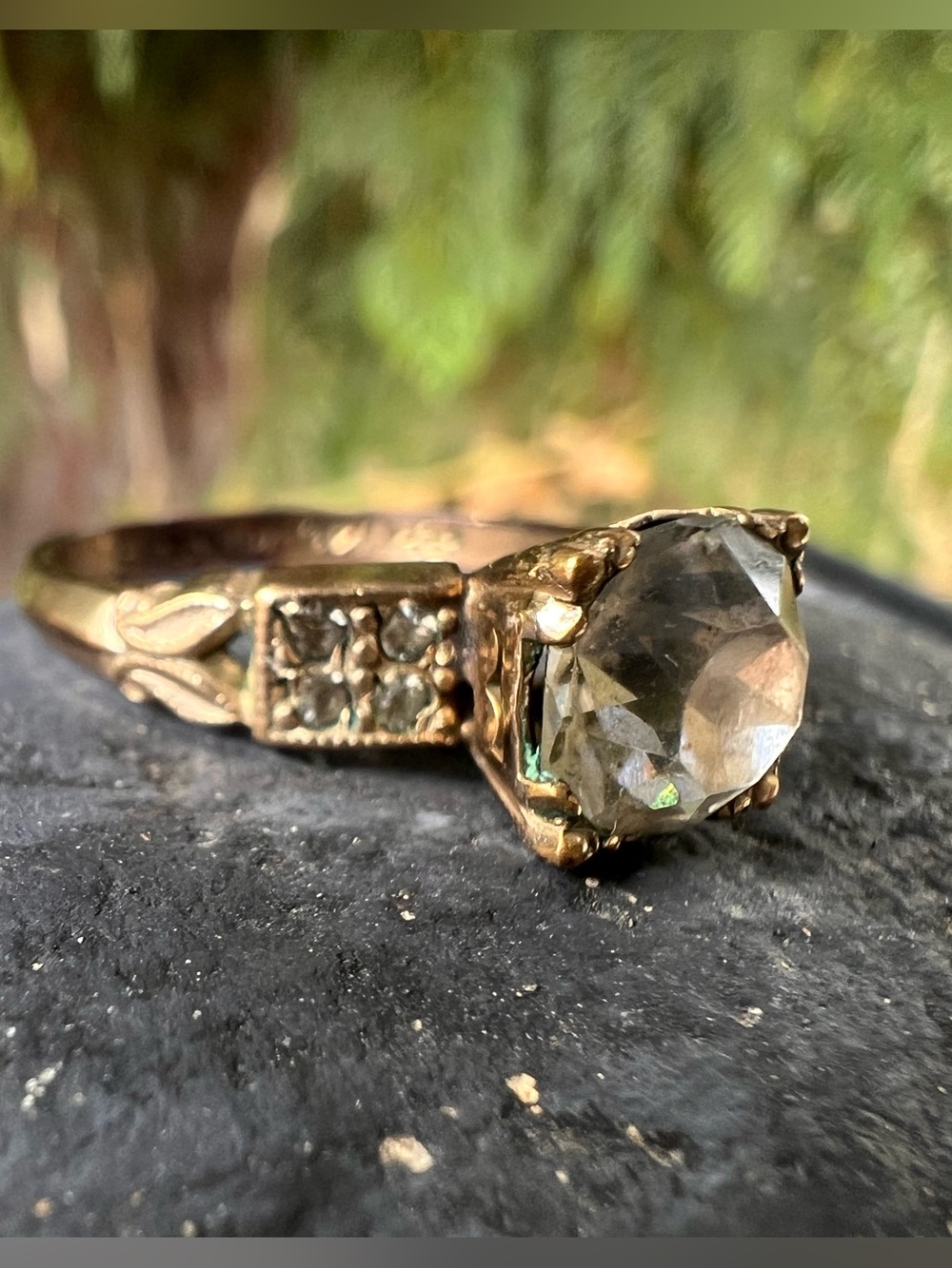 Vintage- Gold Ring with Gemstone - Picture 2 of 7